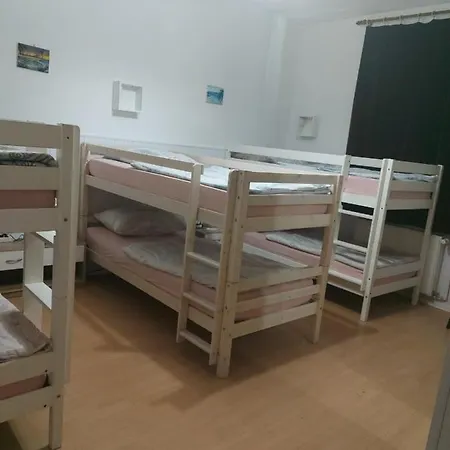 Marinus Hostel *