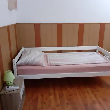 Marinus Hostel *